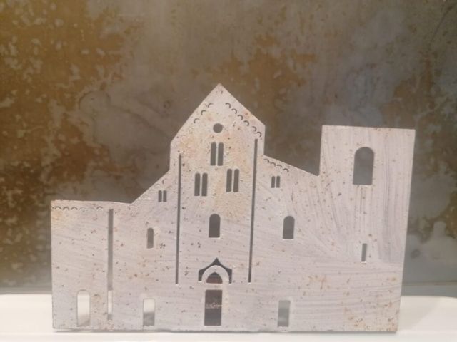 Basilica Bari portalumino skiline Bari puglia artigianato metallo acidato